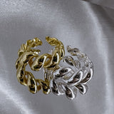 Twisted ring