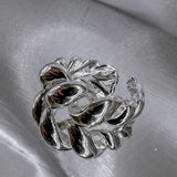 Twisted ring